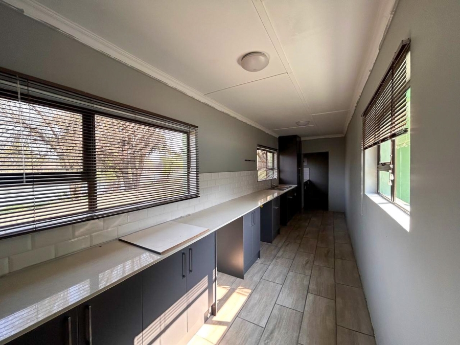 4 Bedroom Property for Sale in Lindequesdrif North West